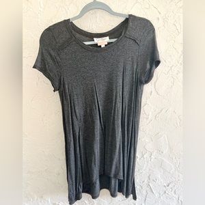 Jessica Simpson nursing top.